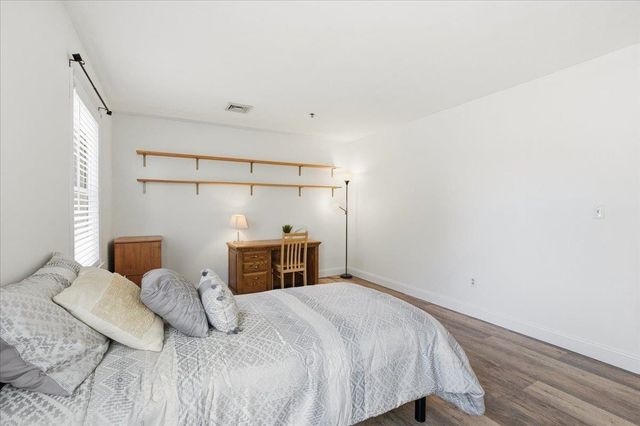 15 Shoal Creek Road, Hudson, NH 03051