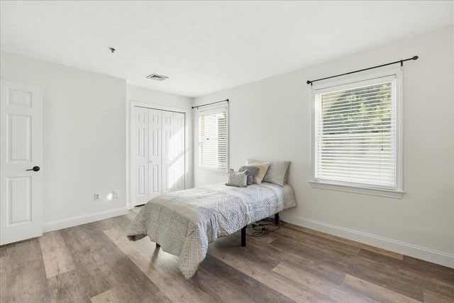 15 Shoal Creek Road, Hudson, NH 03051