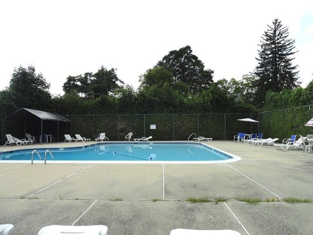 15 Shoal Creek Road, Hudson, NH 03051