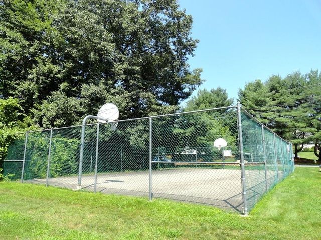 15 Shoal Creek Road, Hudson, NH 03051