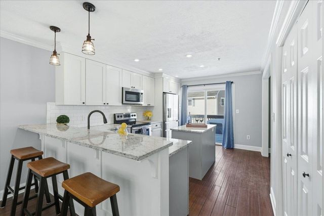 15 Shoal Creek Road, Hudson, NH 03051