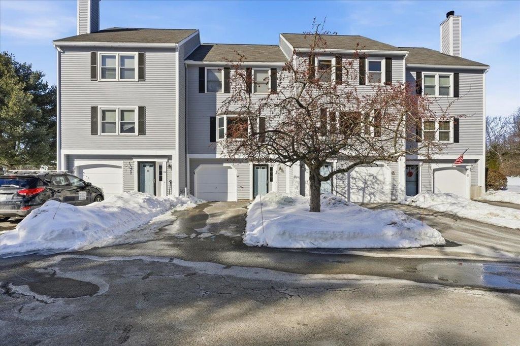 15 Shoal Creek Road, Hudson, NH 03051