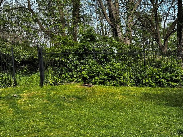 175 Edgehill Road, Syracuse, NY 13224