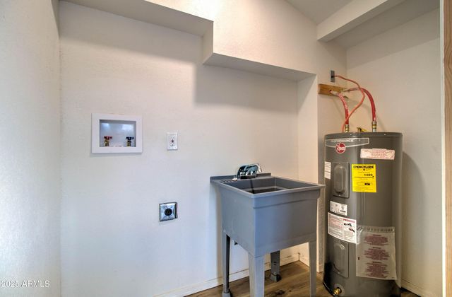 195 N NASH Avenue, Miami, AZ 85539