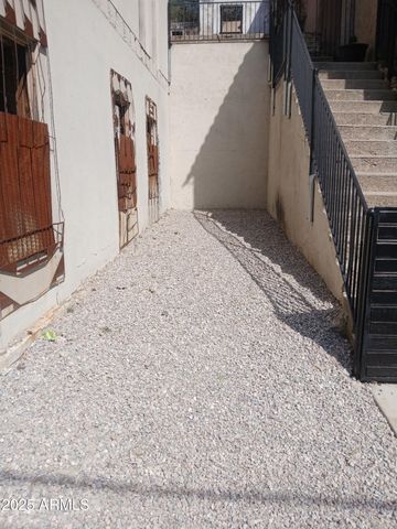 195 N NASH Avenue, Miami, AZ 85539