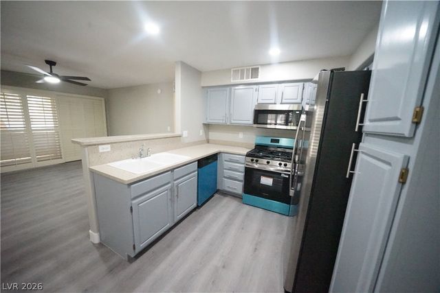 5710 East Tropicana Avenue 1032, Las Vegas, NV 89122