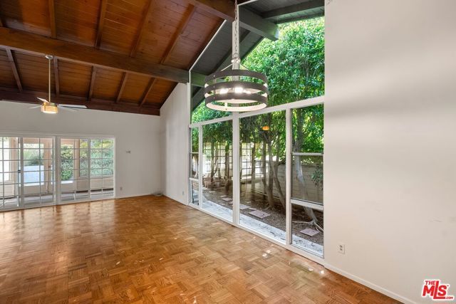 2068 N Beverly Drive, Beverly Hills, CA 90210