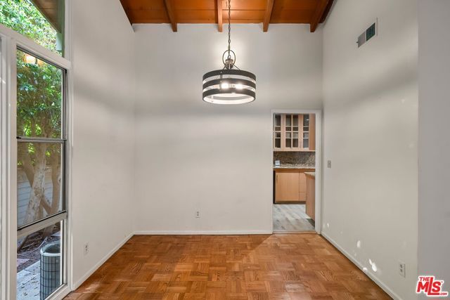 2068 N Beverly Drive, Beverly Hills, CA 90210