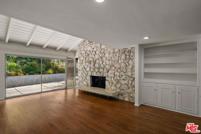 2068 N Beverly Drive, Beverly Hills, CA 90210