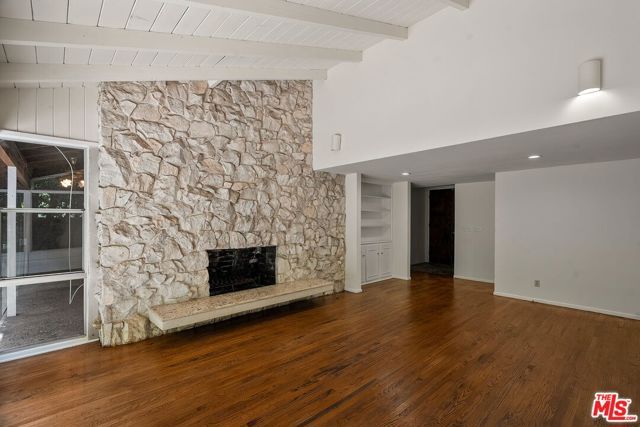 2068 N Beverly Drive, Beverly Hills, CA 90210
