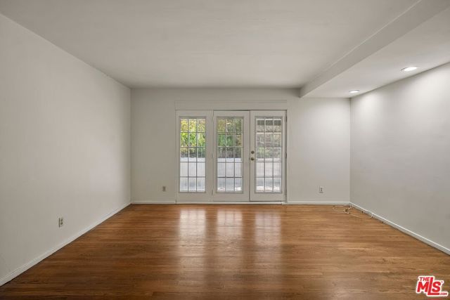 2068 N Beverly Drive, Beverly Hills, CA 90210