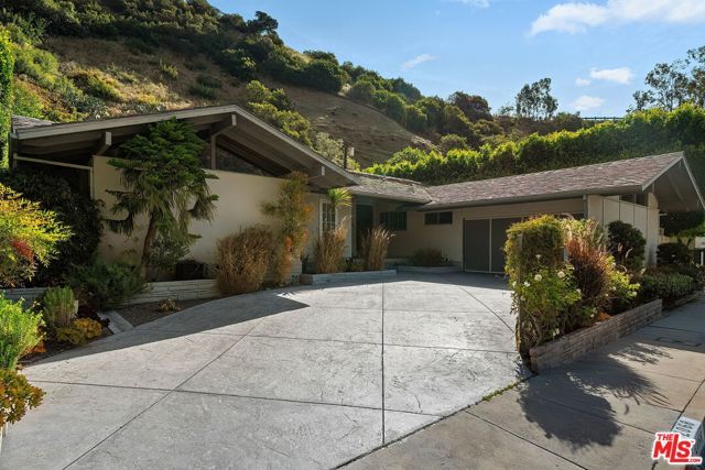 2068 N Beverly Drive, Beverly Hills, CA 90210