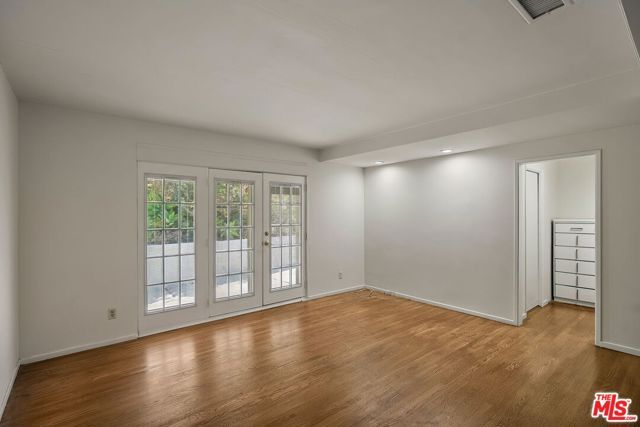 2068 N Beverly Drive, Beverly Hills, CA 90210