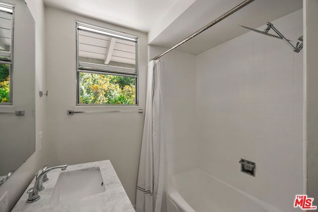 2068 N Beverly Drive, Beverly Hills, CA 90210