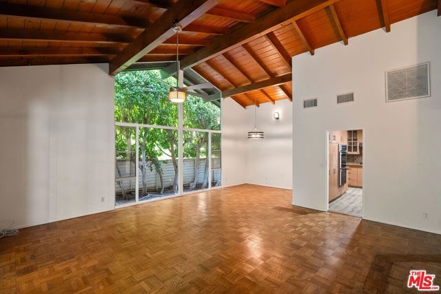 2068 N Beverly Drive, Beverly Hills, CA 90210