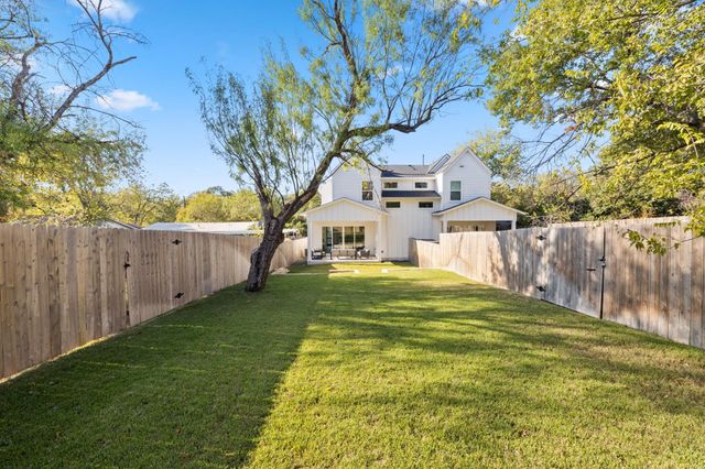 2005 Winsted LN B, Austin, TX 78703