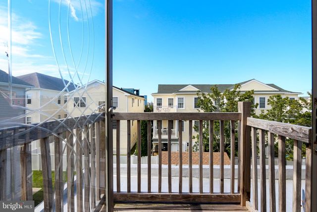 208 E MAPLE AVE, Wildwood, NJ 08260