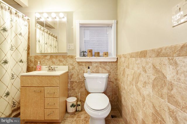 208 E MAPLE AVE, Wildwood, NJ 08260