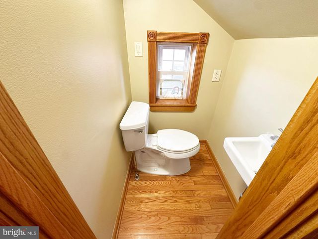 208 E MAPLE AVE, Wildwood, NJ 08260