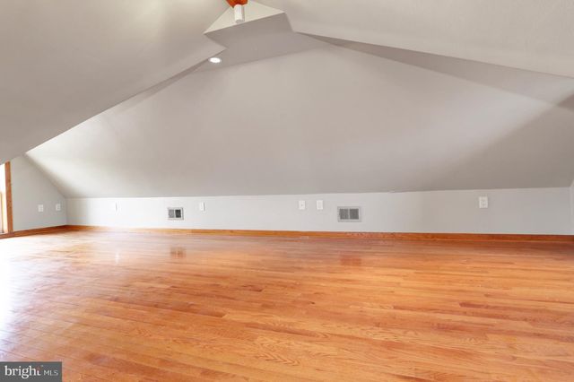 208 E MAPLE AVE, Wildwood, NJ 08260