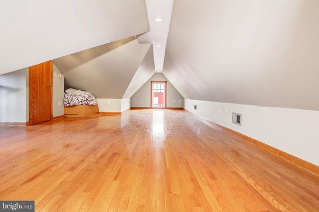 208 E MAPLE AVE, Wildwood, NJ 08260