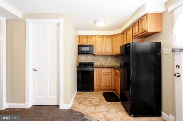 208 E MAPLE AVE, Wildwood, NJ 08260