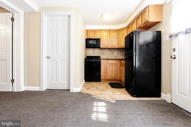 208 E MAPLE AVE, Wildwood, NJ 08260