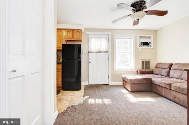 208 E MAPLE AVE, Wildwood, NJ 08260