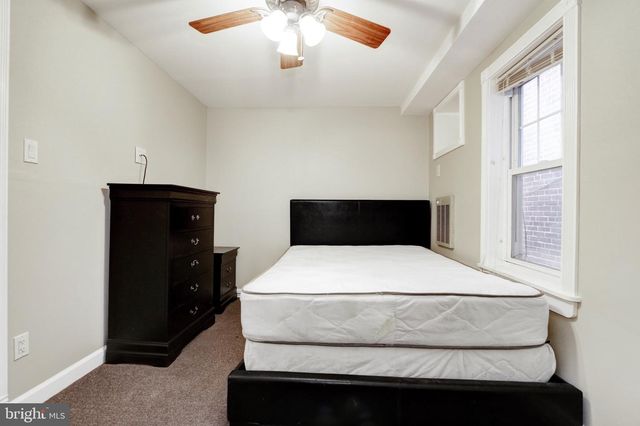 208 E MAPLE AVE, Wildwood, NJ 08260