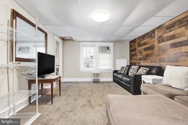 208 E MAPLE AVE, Wildwood, NJ 08260