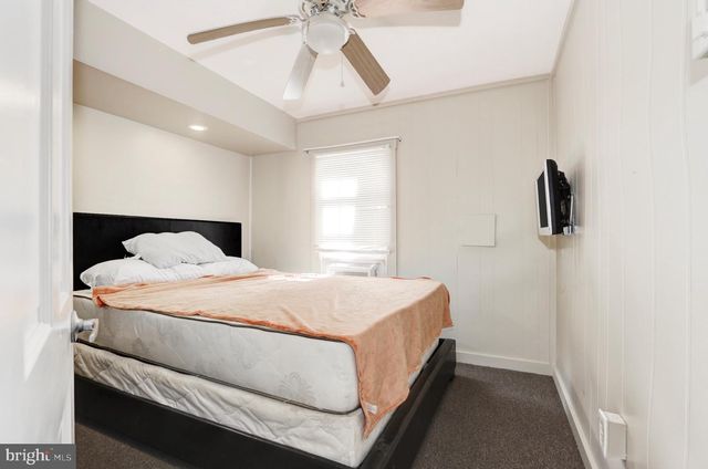 208 E MAPLE AVE, Wildwood, NJ 08260