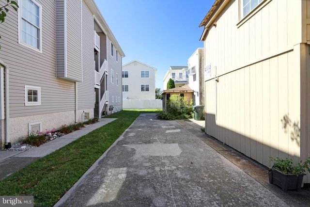 208 E MAPLE AVE, Wildwood, NJ 08260