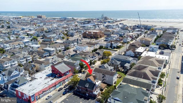 208 E MAPLE AVE, Wildwood, NJ 08260