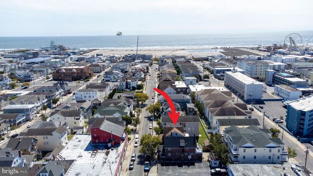 208 E MAPLE AVE, Wildwood, NJ 08260