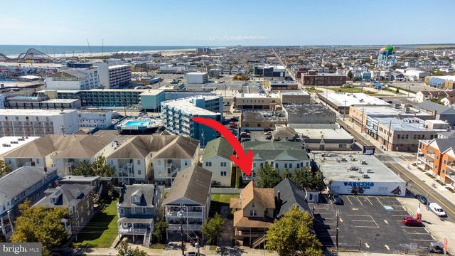 208 E MAPLE AVE, Wildwood, NJ 08260