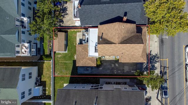 208 E MAPLE AVE, Wildwood, NJ 08260