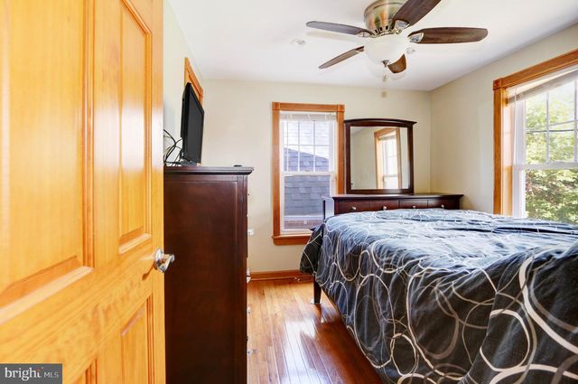 208 E MAPLE AVE, Wildwood, NJ 08260