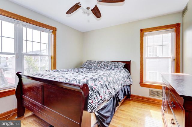 208 E MAPLE AVE, Wildwood, NJ 08260