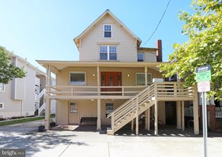 208 E MAPLE AVE, Wildwood, NJ 08260