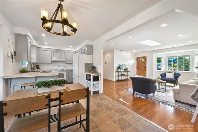 6607 69th Street NE, Marysville, WA 98270