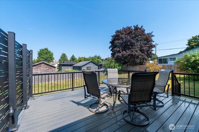 6607 69th Street NE, Marysville, WA 98270