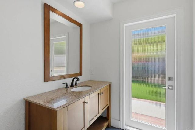 1999 E Pointe Avenue, Carlsbad, CA 92008
