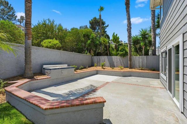 1999 E Pointe Avenue, Carlsbad, CA 92008