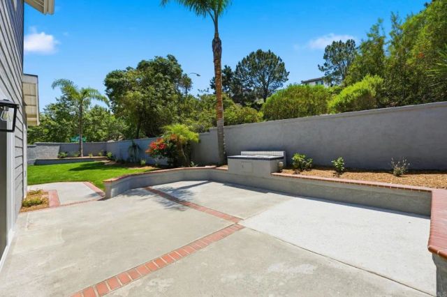 1999 E Pointe Avenue, Carlsbad, CA 92008