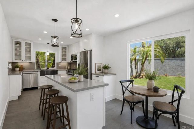 1999 E Pointe Avenue, Carlsbad, CA 92008