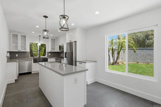 1999 E Pointe Avenue, Carlsbad, CA 92008