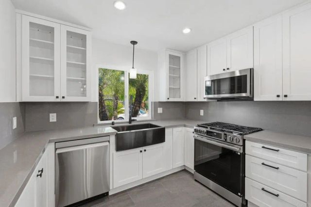1999 E Pointe Avenue, Carlsbad, CA 92008
