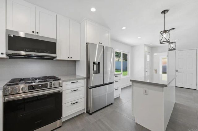1999 E Pointe Avenue, Carlsbad, CA 92008