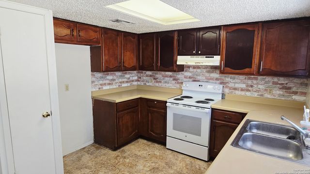 3043 Timber View, San Antonio, TX 78251