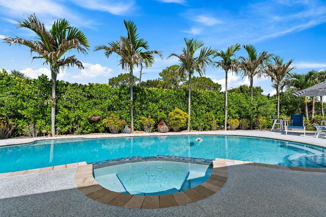 9906 SE Mahogany Way, Jupiter, FL 33469